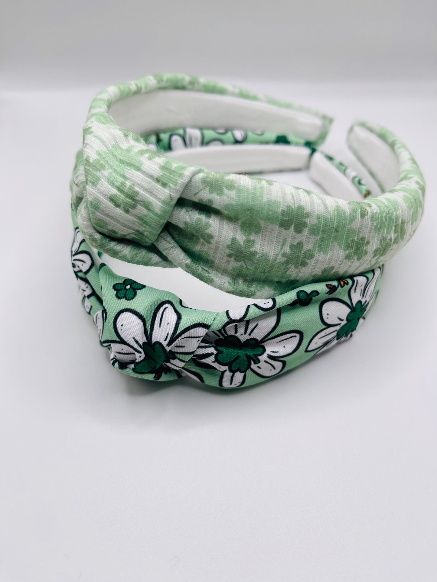 Ribbed clover headband